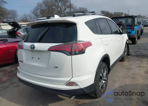 2017 Toyota Rav4 Le z USA, uszkodzony, nr VIN JTMZFREV4HJ132084